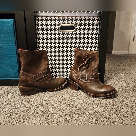 Freebird by Steven - Mission in Distressed Brown size 6 - Picture 3 of 5